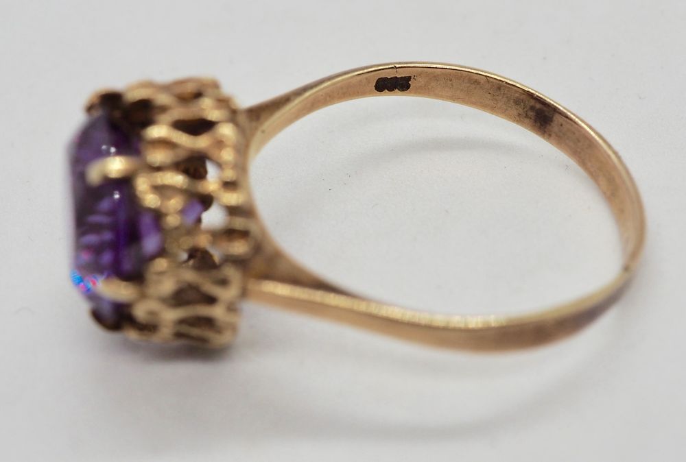 Ring i 14 K gull med ametyst