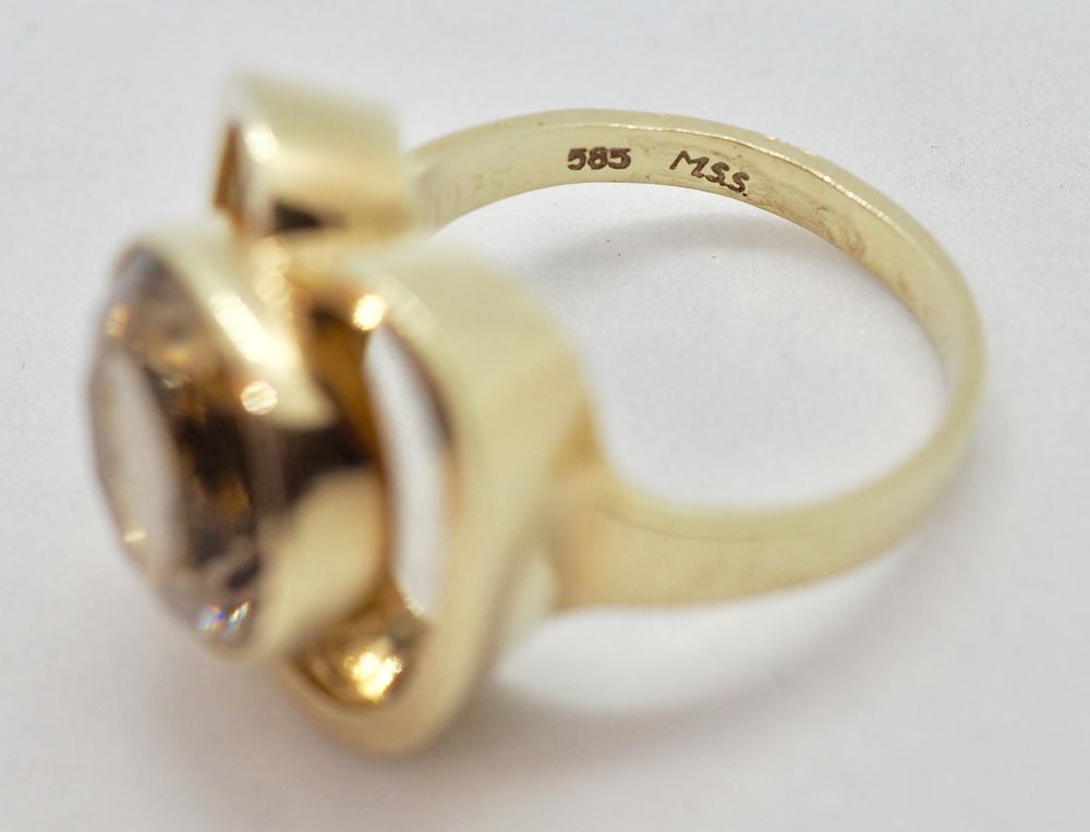 Ring i 14 K gull med grå/brun sten