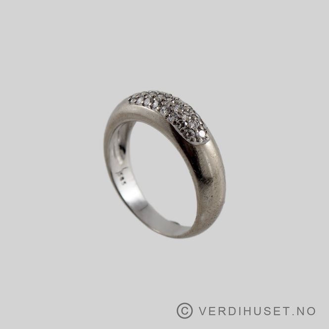 Hovedbilde Ring i 14 K hvitt gull med blanke stener