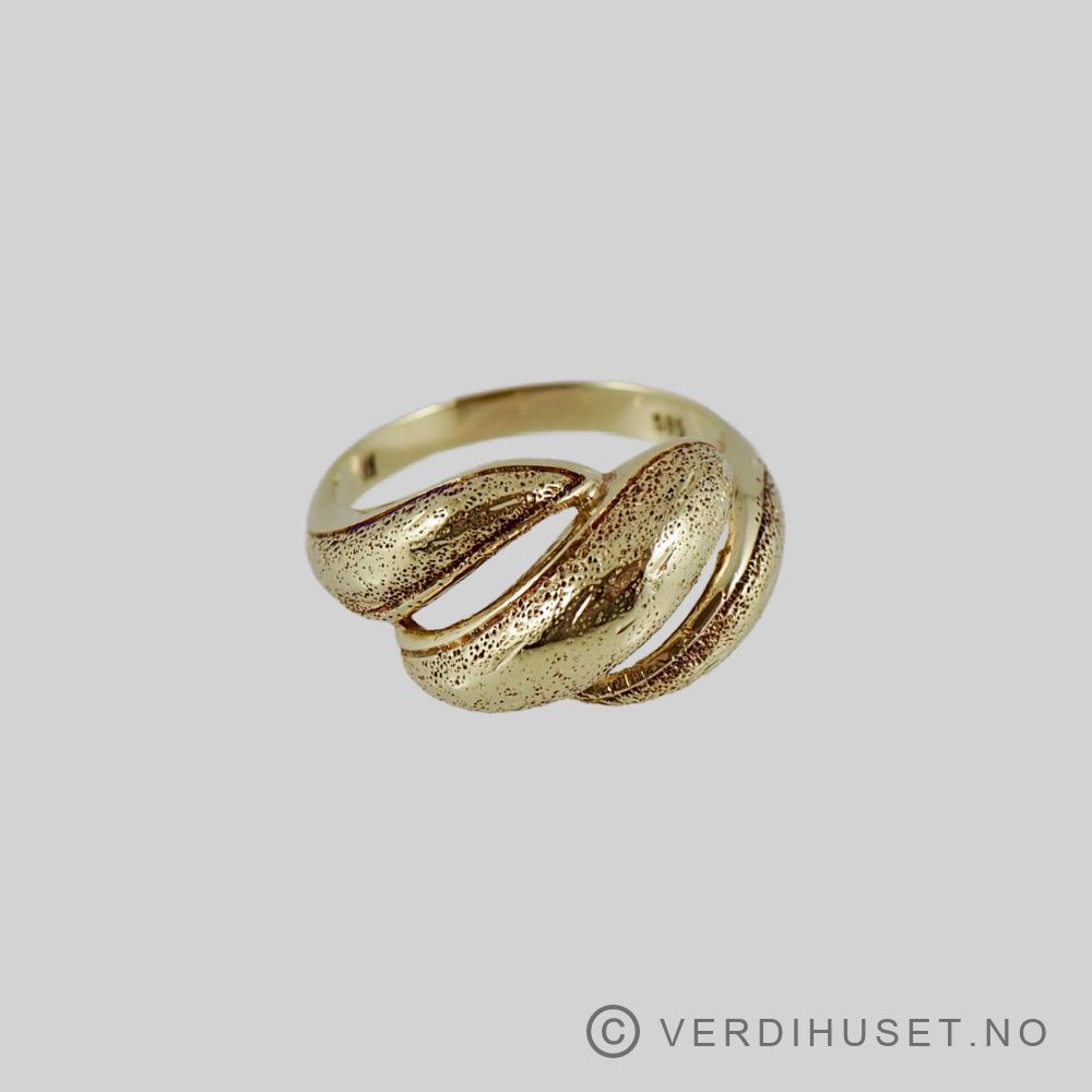 Ring i 14 K gull