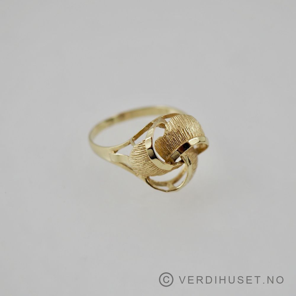 Ring i 14 K gull 