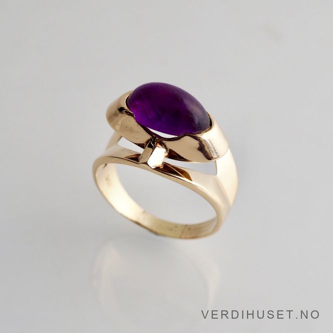 Hovedbilde Ring i 14 K gull med lilla sten