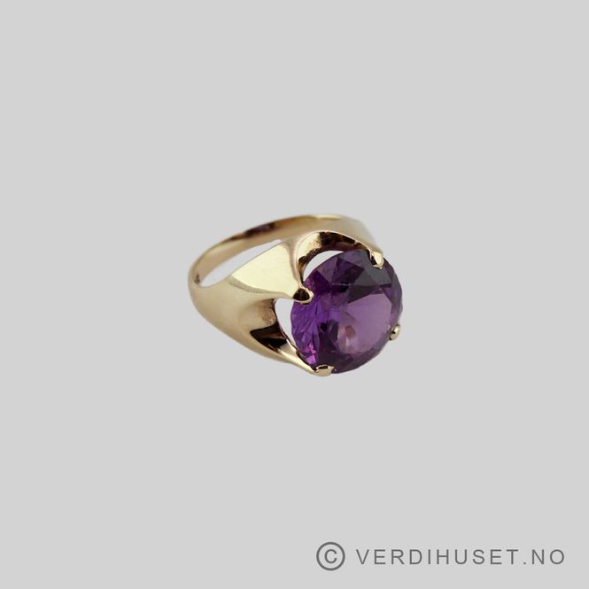 Hovedbilde Ring i 14 k gull med lilla sten