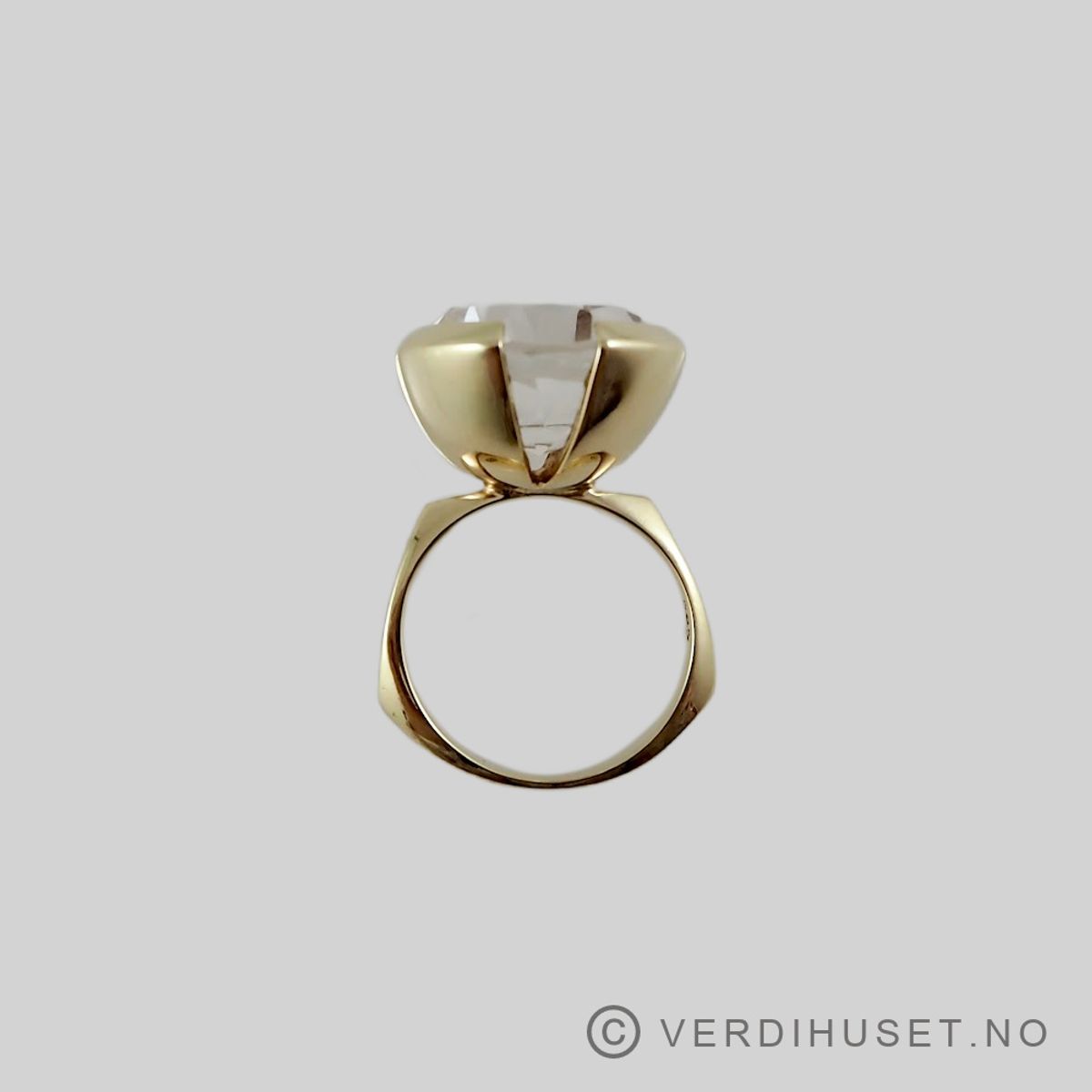 Ring i 14 K gull med stor blank sten