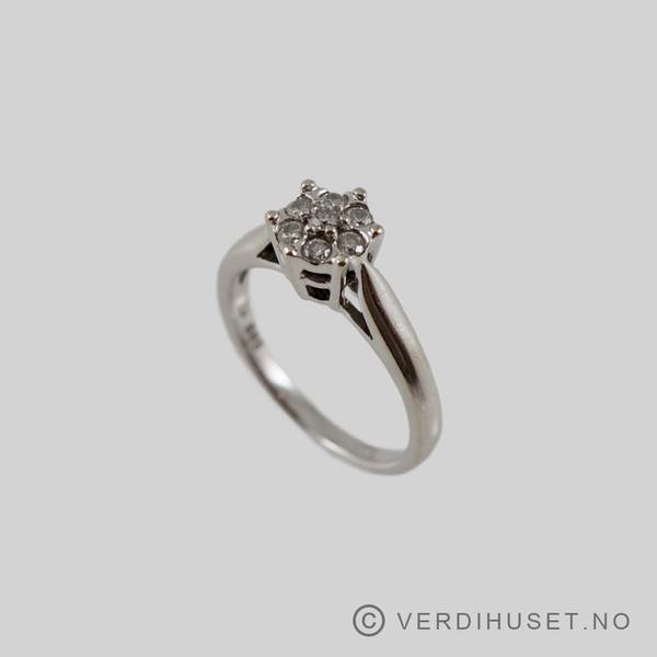Hovedbilde Ring i 14 K hvitt gull med 7 diamanter