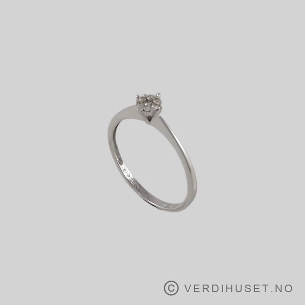 Hovedbilde Ring i 14 K hvitt gull med blanke stener