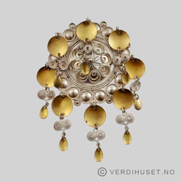 Hovedbilde Sølje med forgylte skåler/løv