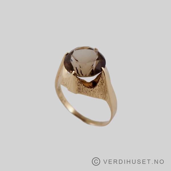 Hovedbilde Ring i 14 K gull med brun sten