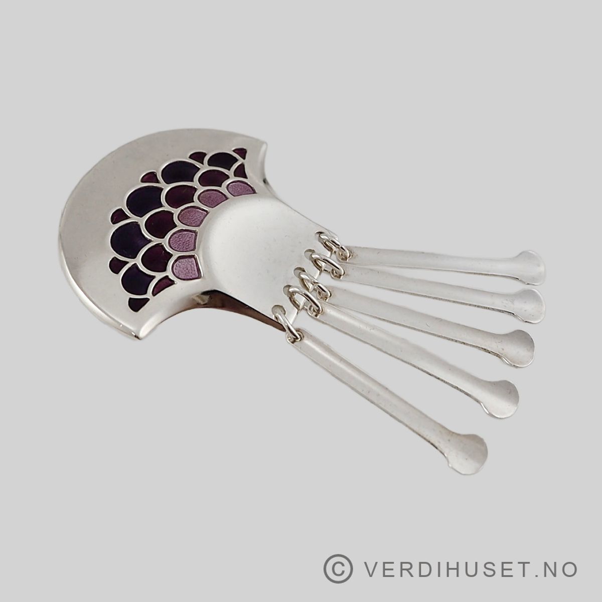 Anheng/Brosje i sølv med rosa/lilla emalje - D-A