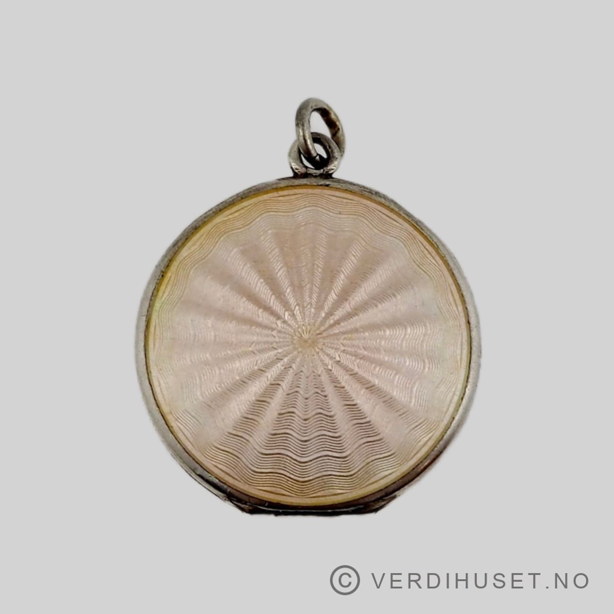 Anheng/Medaljong i sølv med emalje