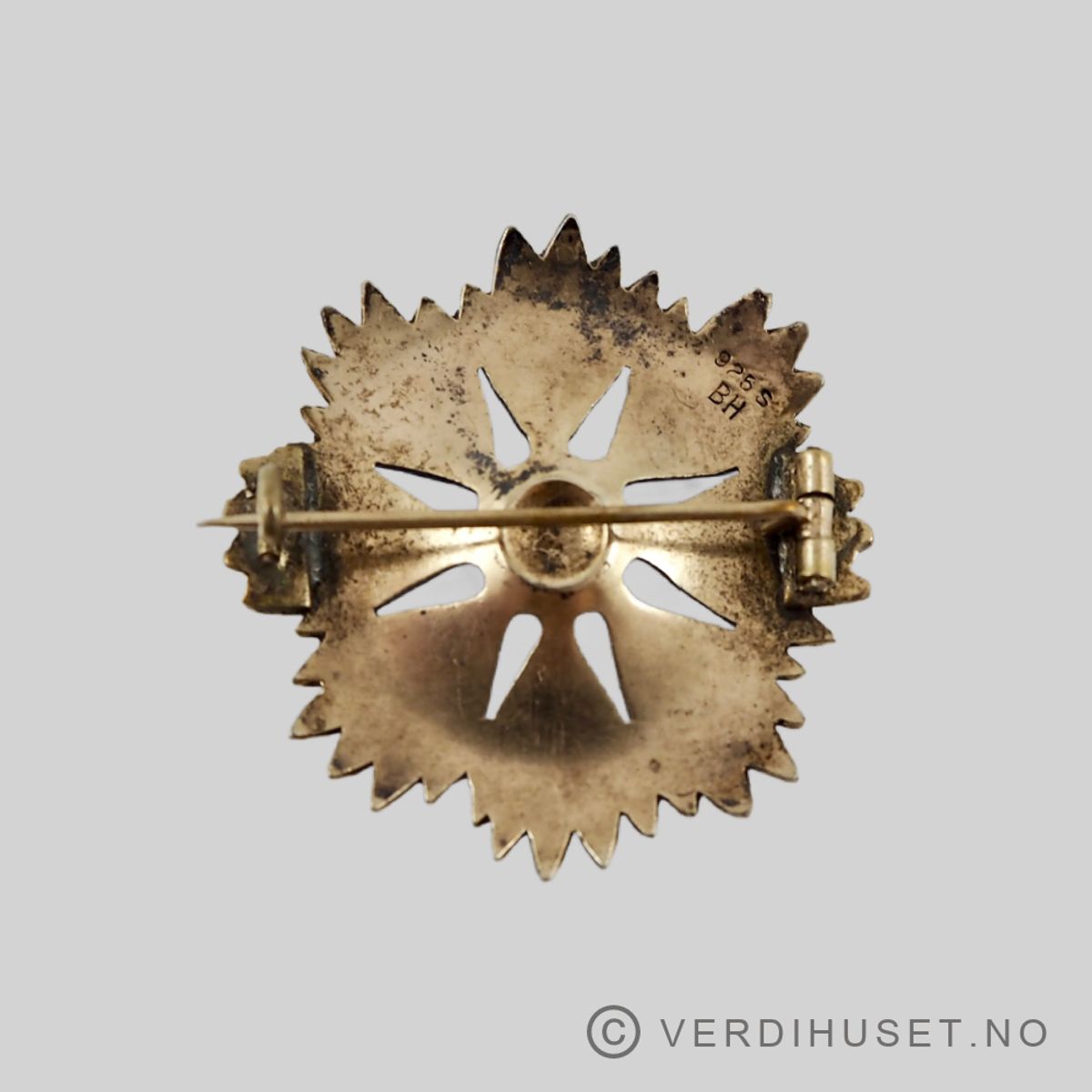 Brosje i sølv med blå emalje