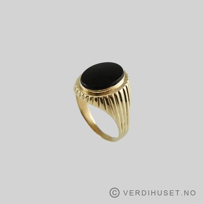 Hovedbilde Herre-ring i 14 K gull med sort sten