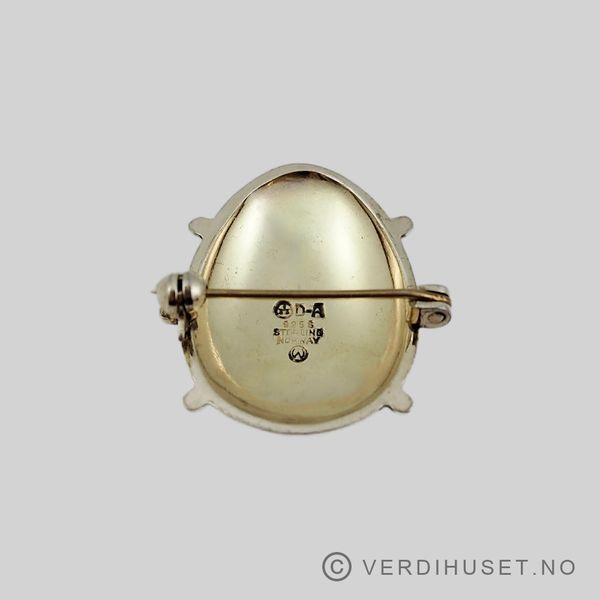 Hovedbilde Brosje i forgylt sølv med rød og sort emalje - ...