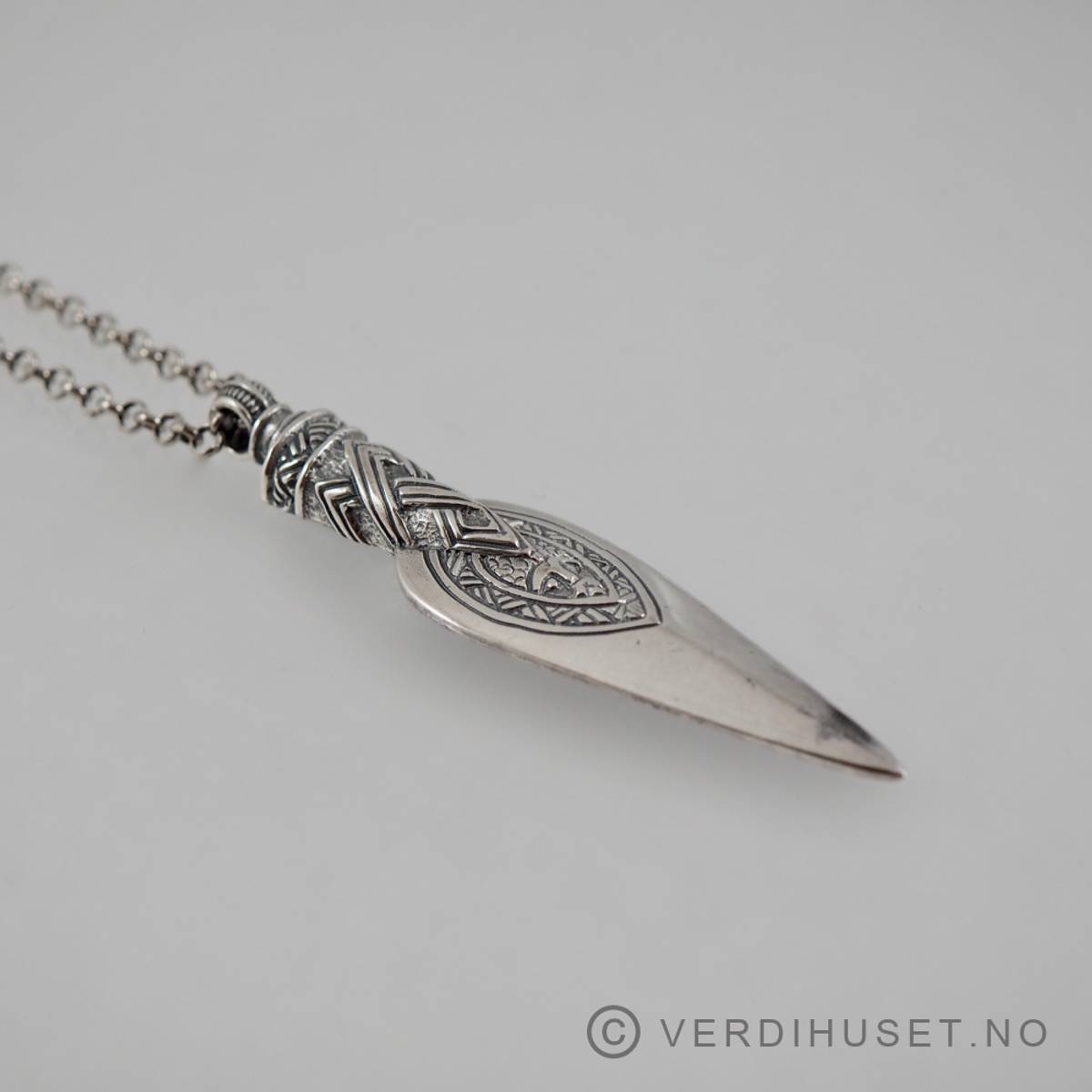 Anheng i sølv med ertekjede