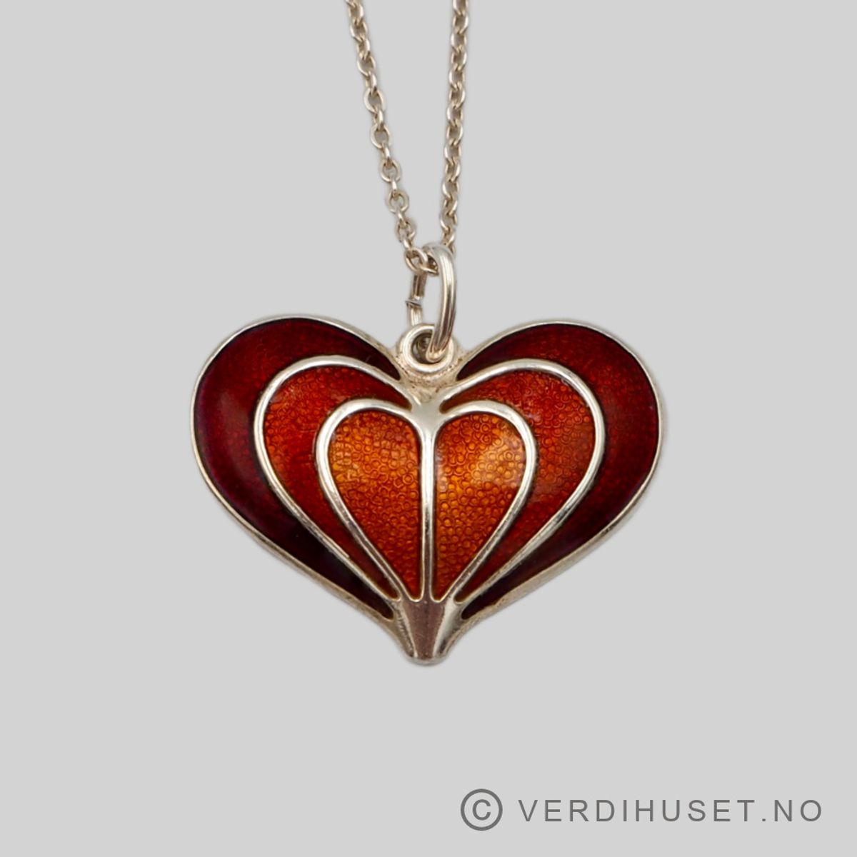 Anheng i sølv med rød-orange emalje - D-A