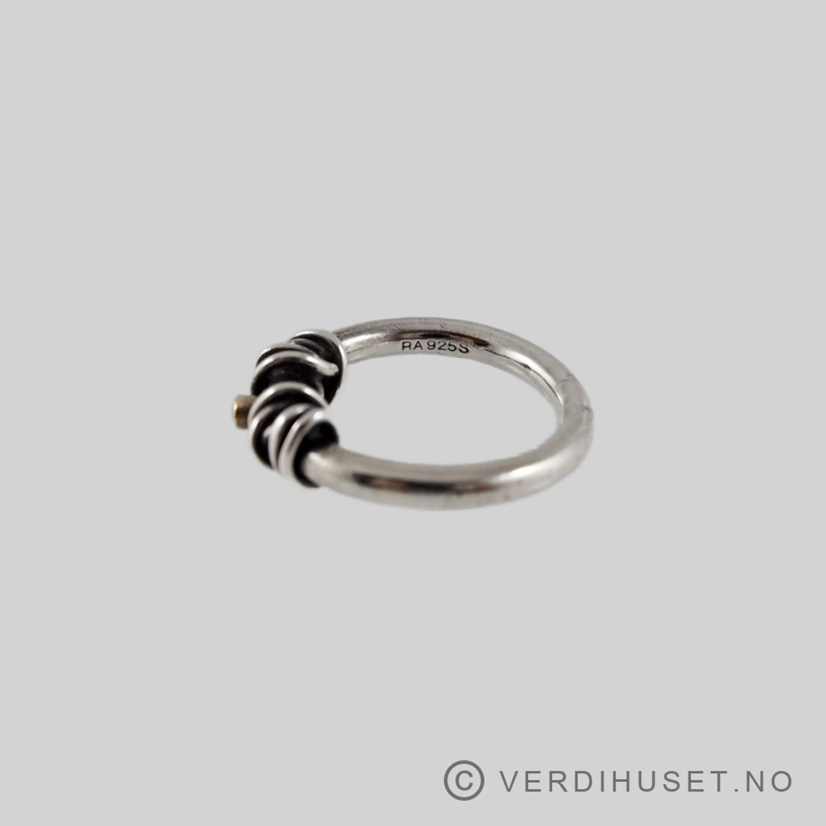 Ring i sølv med forgylling og blank sten - Rauff