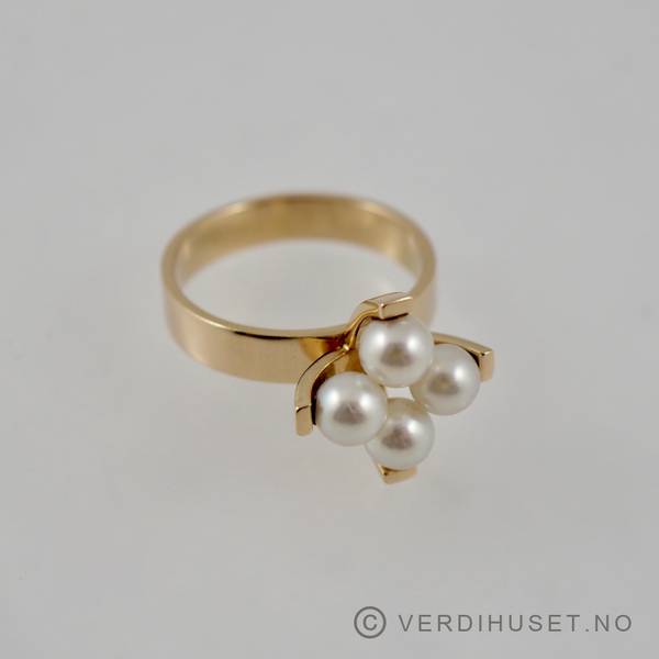 Hovedbilde Ring i 14 K gull med 4 perler